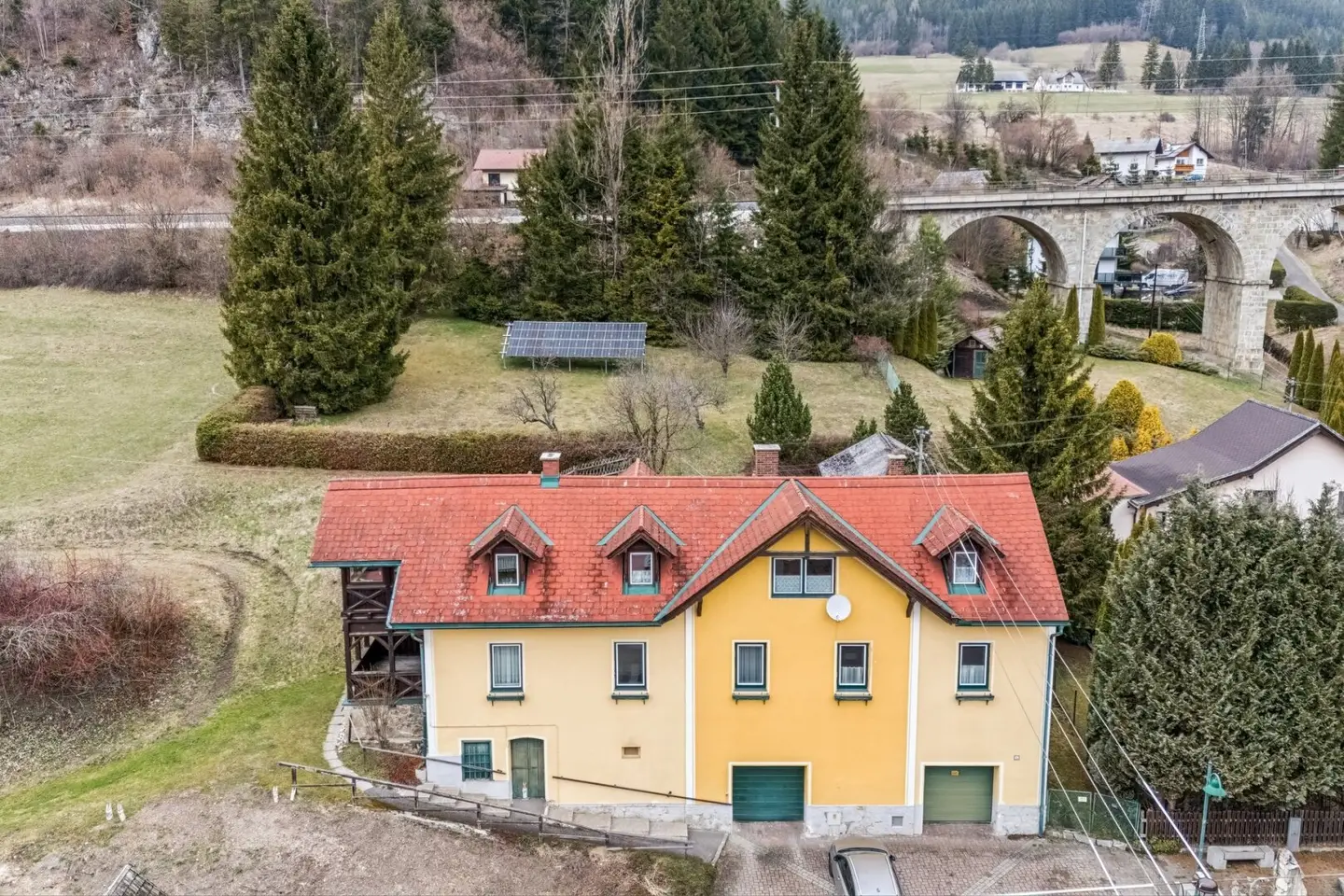 Landhaus mit drei getrennt begehbaren Wohneinheiten beim Skigebiet Semmering