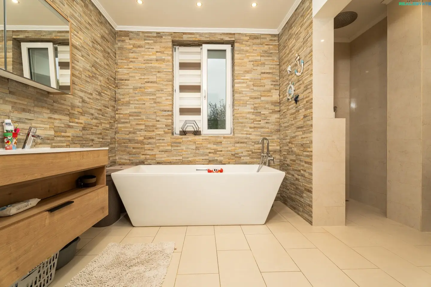 Modernisiertes Familiendomizil mit Garten, hochwertiger Sanierung & perfekter Infrastruktur in Wiener Neustadt