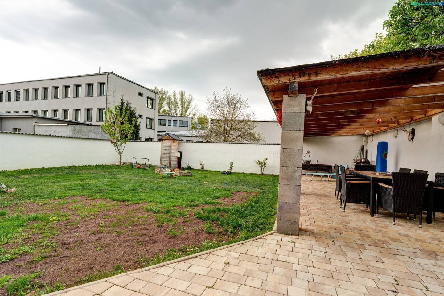 Modernisiertes Familiendomizil mit Garten, hochwertiger Sanierung & perfekter Infrastruktur in Wiener Neustadt