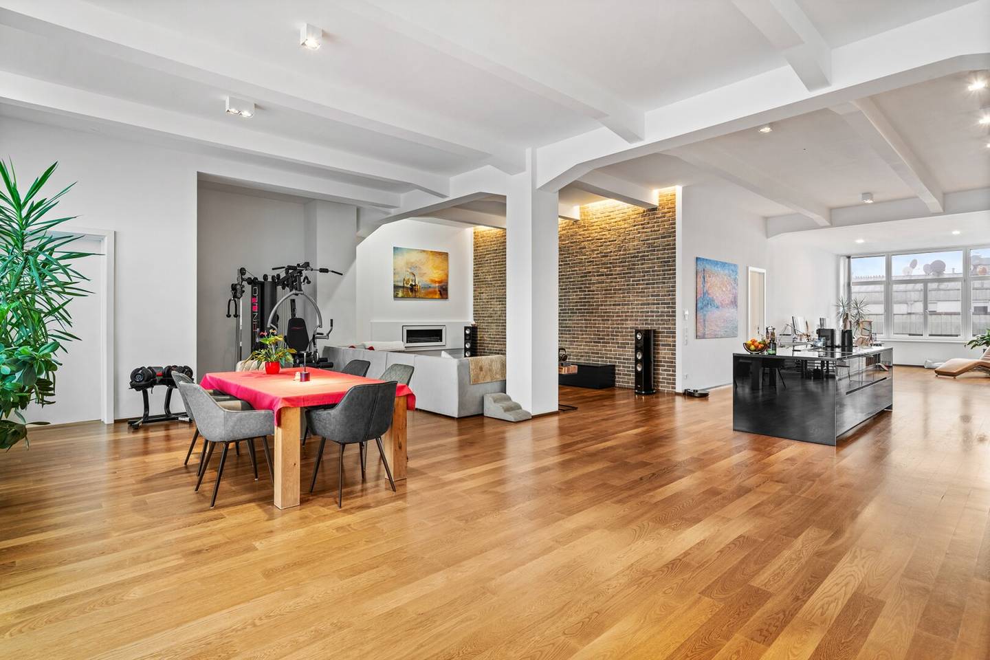 Industrial trifft Wohnkomfort:    232 m² Loft in der Ankerbrotfabrik