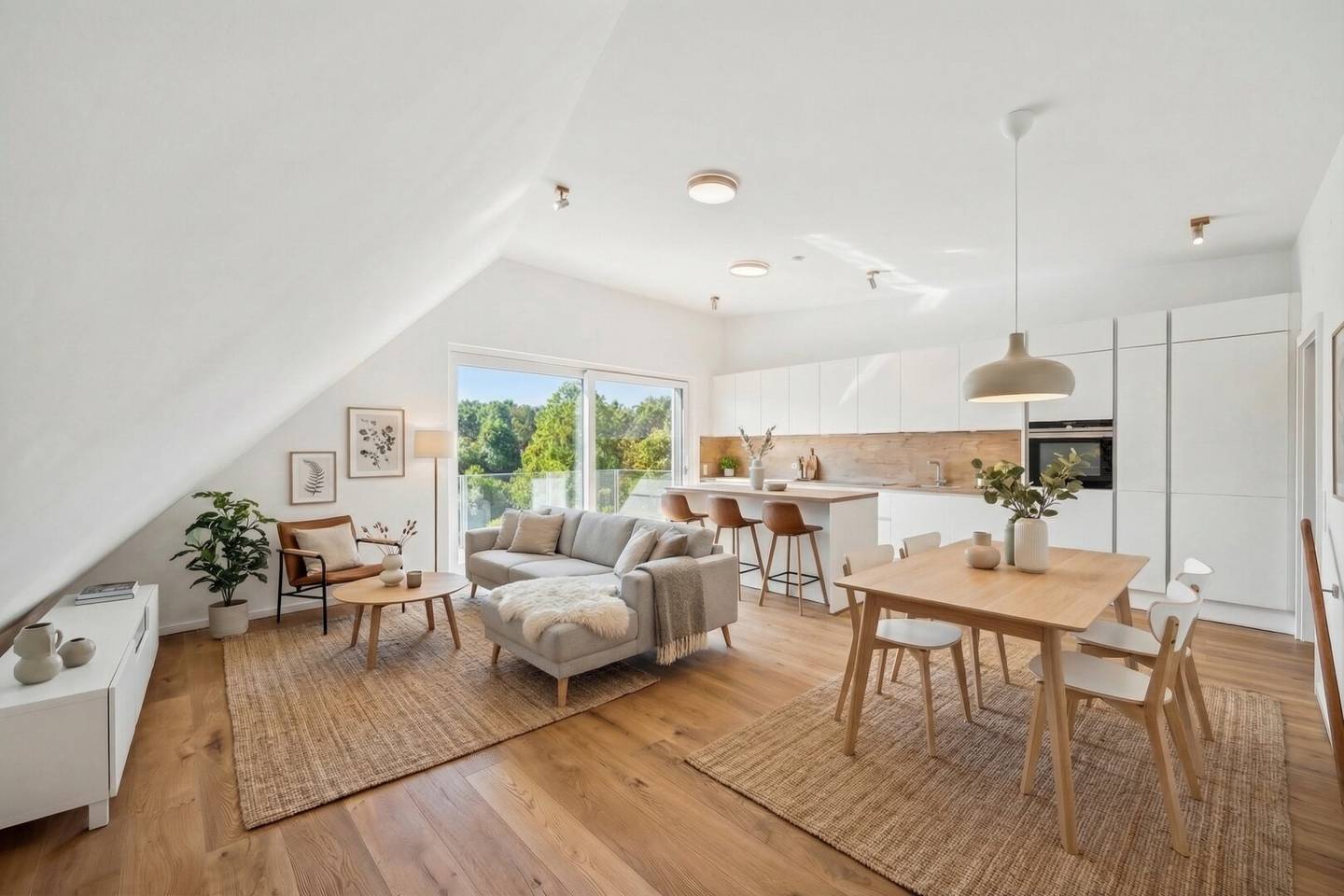 Premium-Dachgeschosswohnung mit 4 Zimmern, Balkon und Grünblick nahe Wien