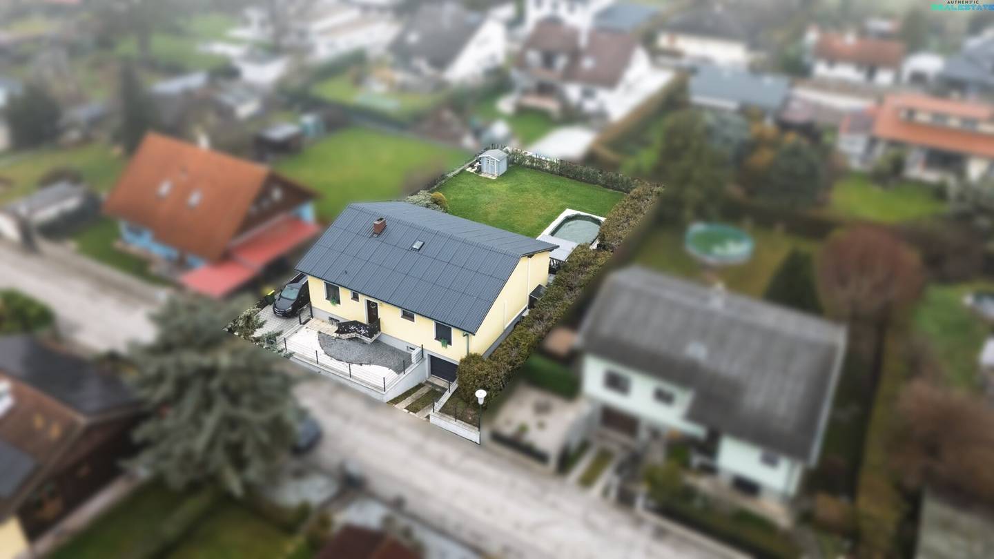 Stilvolles Einfamilienhaus mit hochwertiger Ausstattung, Pool & Smart-Garden in Sollenau