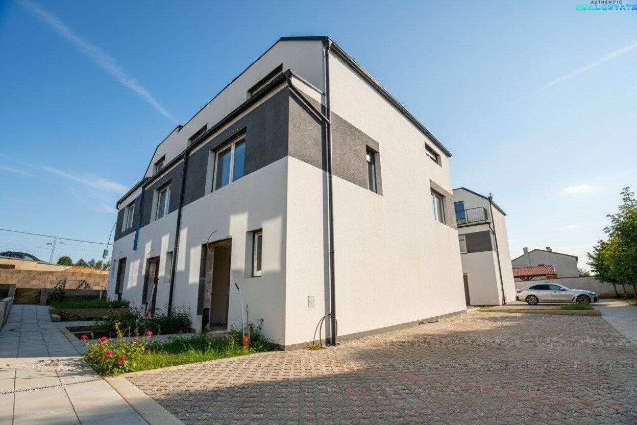 Erstbezug! Stilvolle Reihenhäuser mit Terrasse, Garten und Zwei-Stellplätze