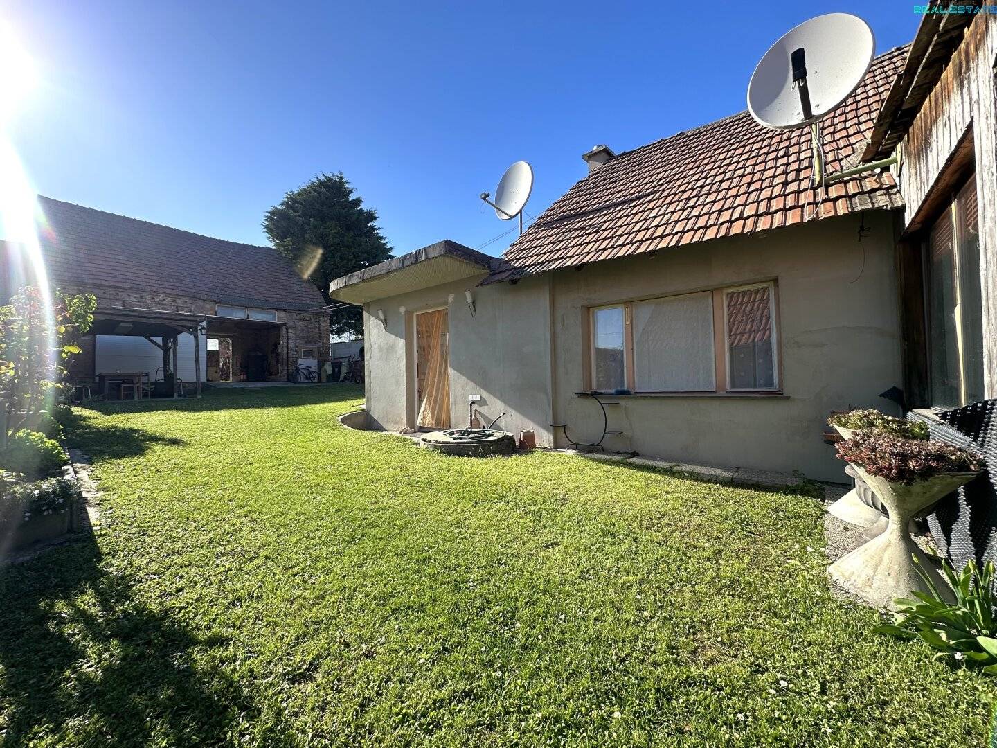 Idyllisches Einfamilienhaus mit Werkstatt/ Garage!