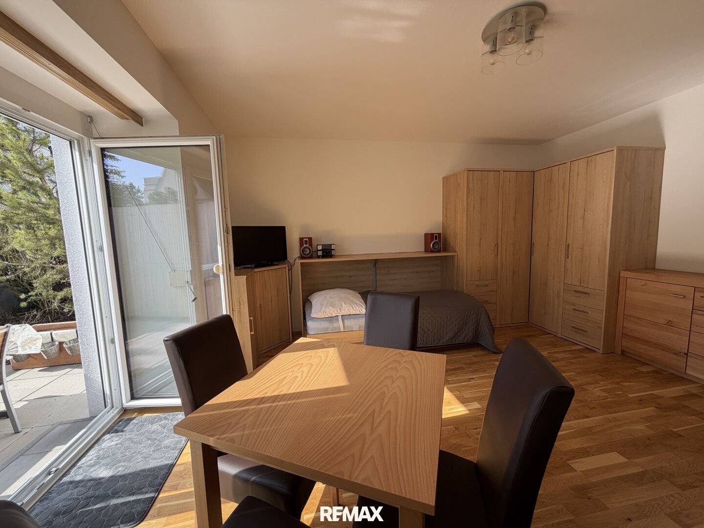 Stilvolle 1-Zimmer-Wohnung mit Terrasse und Eigengarten