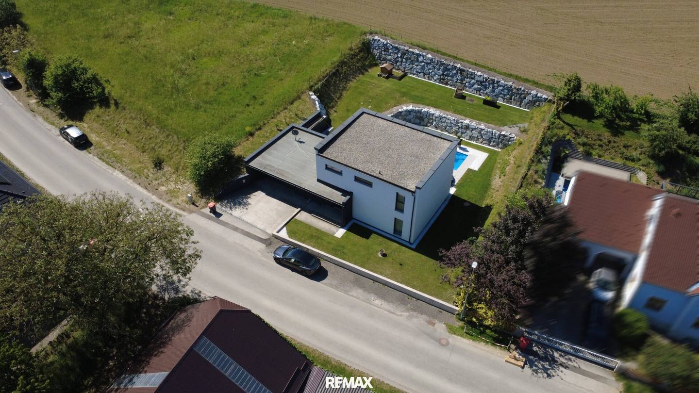 Modernes Einfamilienhaus mit Pool und hochwertiger Ausstattung in Grillenhöfe