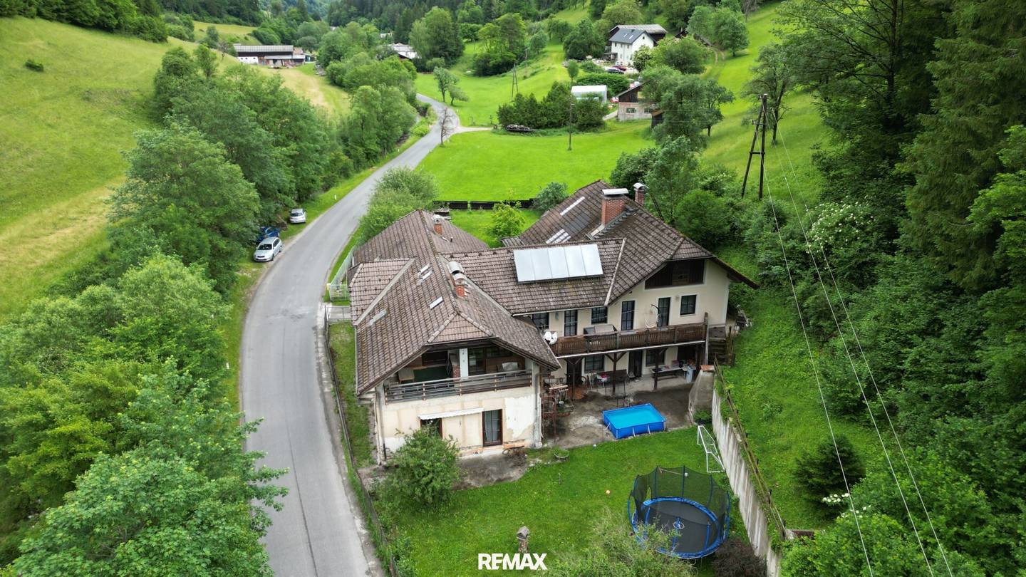 Mehrfamilienhaus mit Entwicklungspotenzial: 4 Einheiten – teilweise vermietet, mit Ausbau- und Sanierungsmöglichkeiten