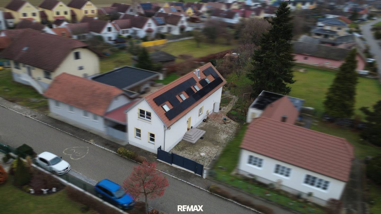 Viel Platz für Ihre Zukunft: Einfamilienhaus mit großem Garten in Kapelln