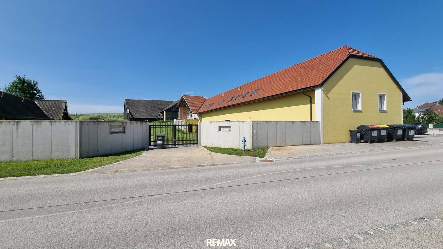 Wohn-Geschäftshaus mit 3 Wohnungen und 2 Geschäftsflächen