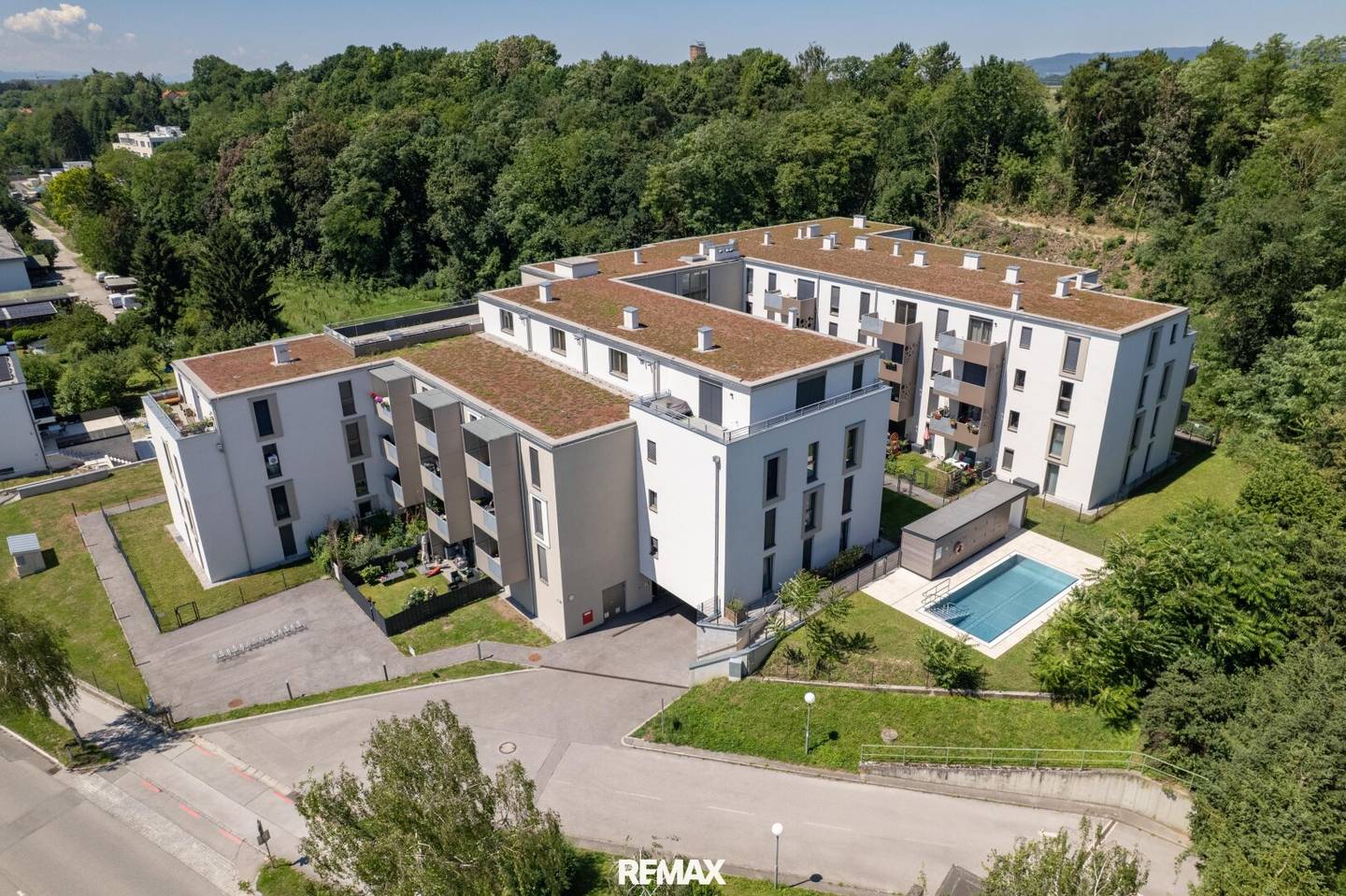 Exklusive 4-Zimmer-Neubauwohnung mit Pool, Panorama-Dachterrasse & Blick über St. Pölten