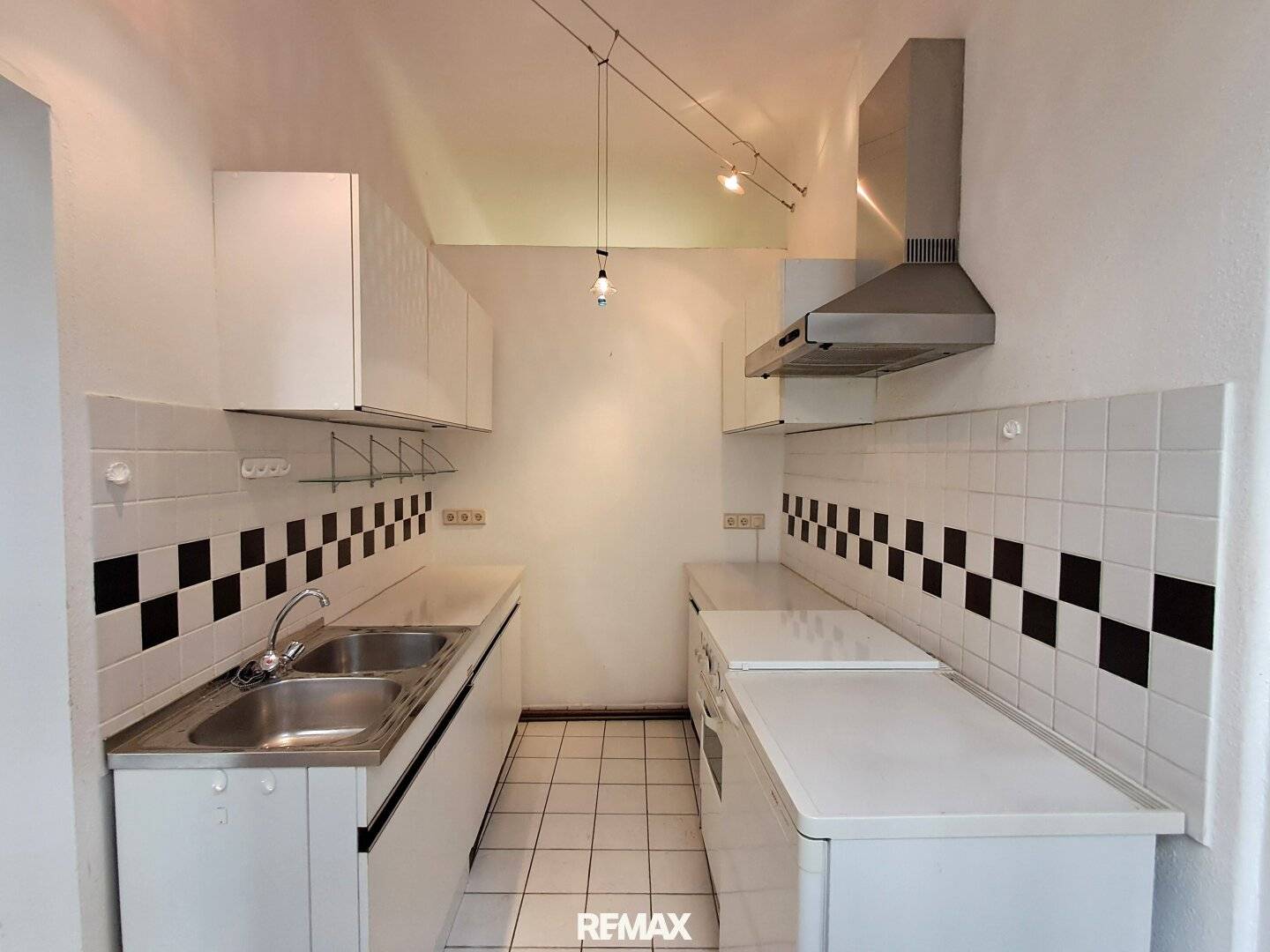 3-Zimmer-Altbauwohnung nahe Penzinger Bahnhof & Schönbrunn