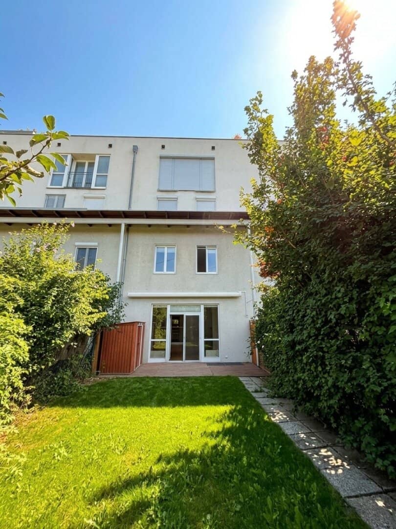1220! Tolle 4 Zimmer Gartenwohnung und Stellplatz in Grünruhelage!