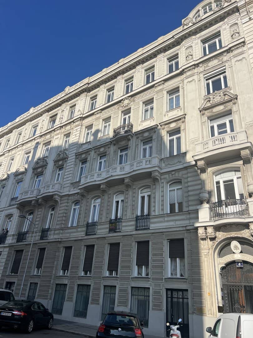 1040! SCHWARZENBERGPLATZ  BÜRO – 303m² in bester Lage!
