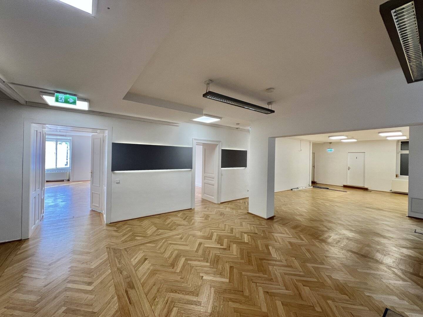 1010! BÜRO im Meinl Haus mit BLICK auf den GRABEN!