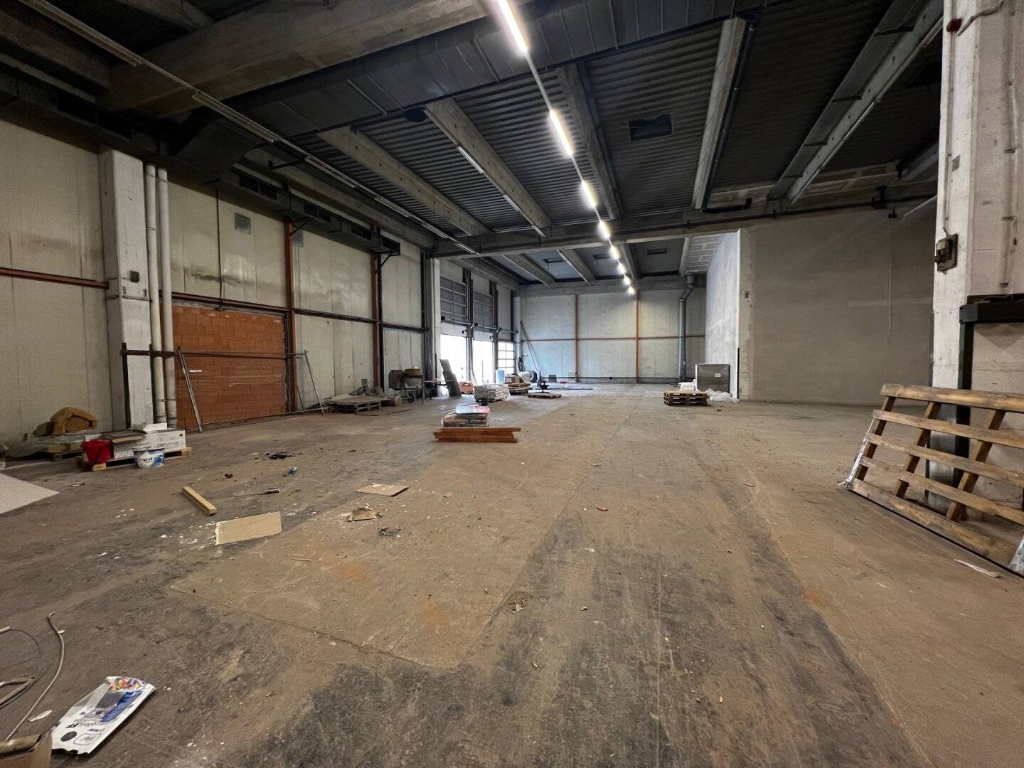 Gewerbepark Traiskirchen! Halle ca.3.200 m² mit 4 Rampen!