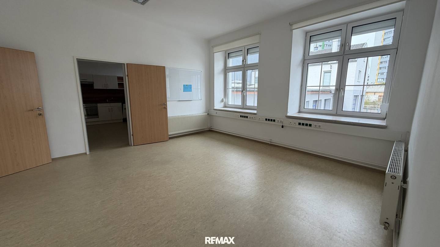 Büro nahe Regierungsviertel inkl. 10 Parkplätzen