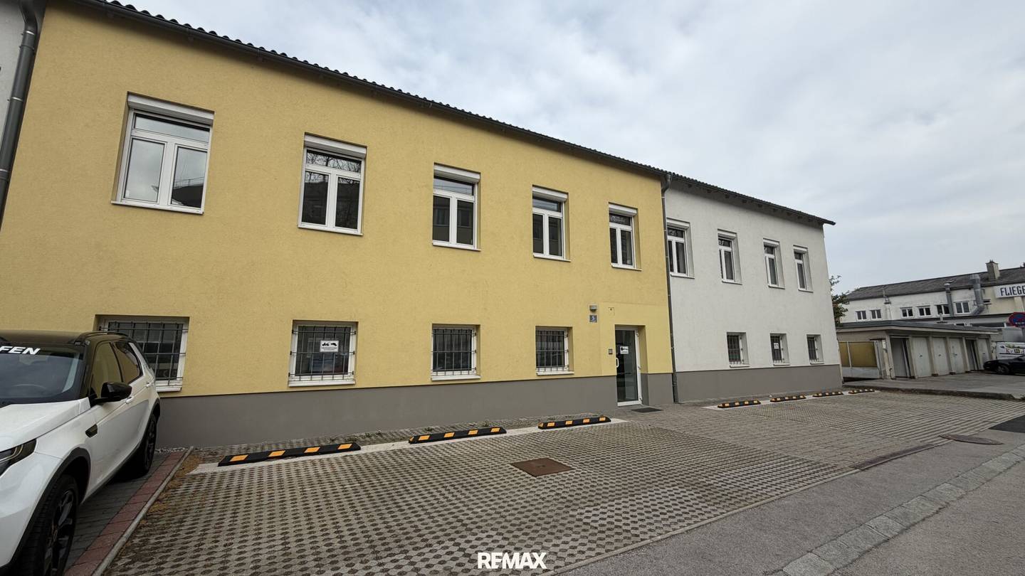 Büro nahe Regierungsviertel inkl. 10 Parkplätzen