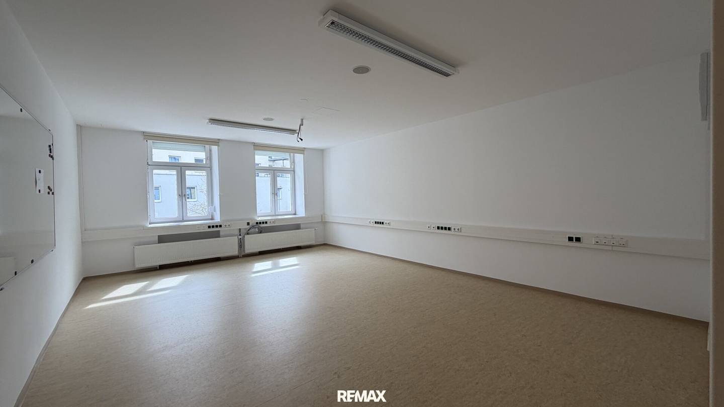 Büro nahe Regierungsviertel inkl. 10 Parkplätzen
