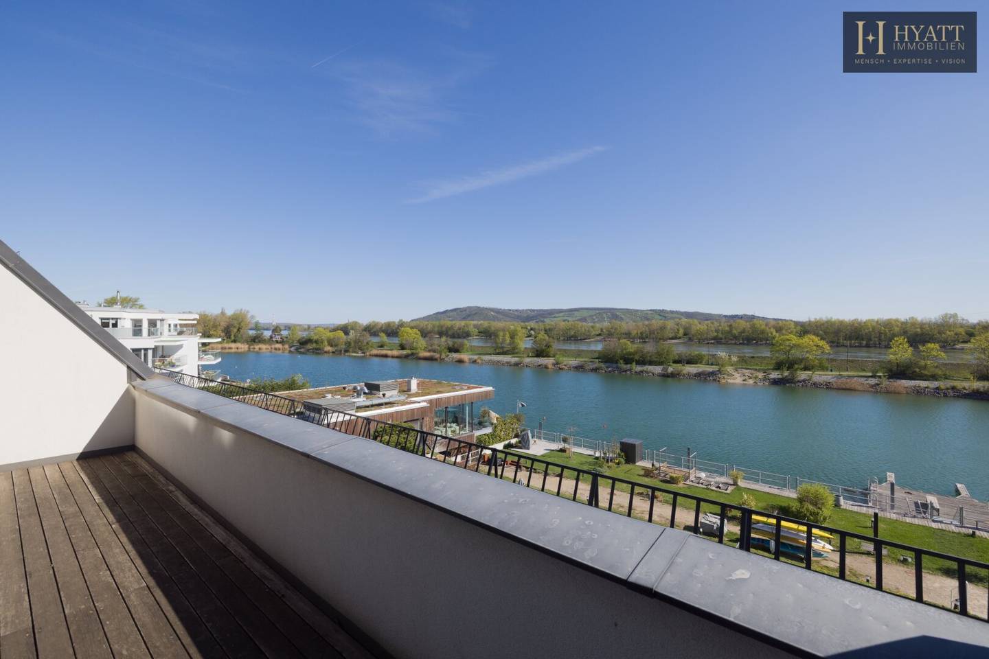 Exklusives Wohnen am Wasser mit Traumhaften-Ausblick. BIS ZU 6M RAUMHÖHE // GROßZÜGIGER BADE STEG // REDUZIERTER PREIS!!!