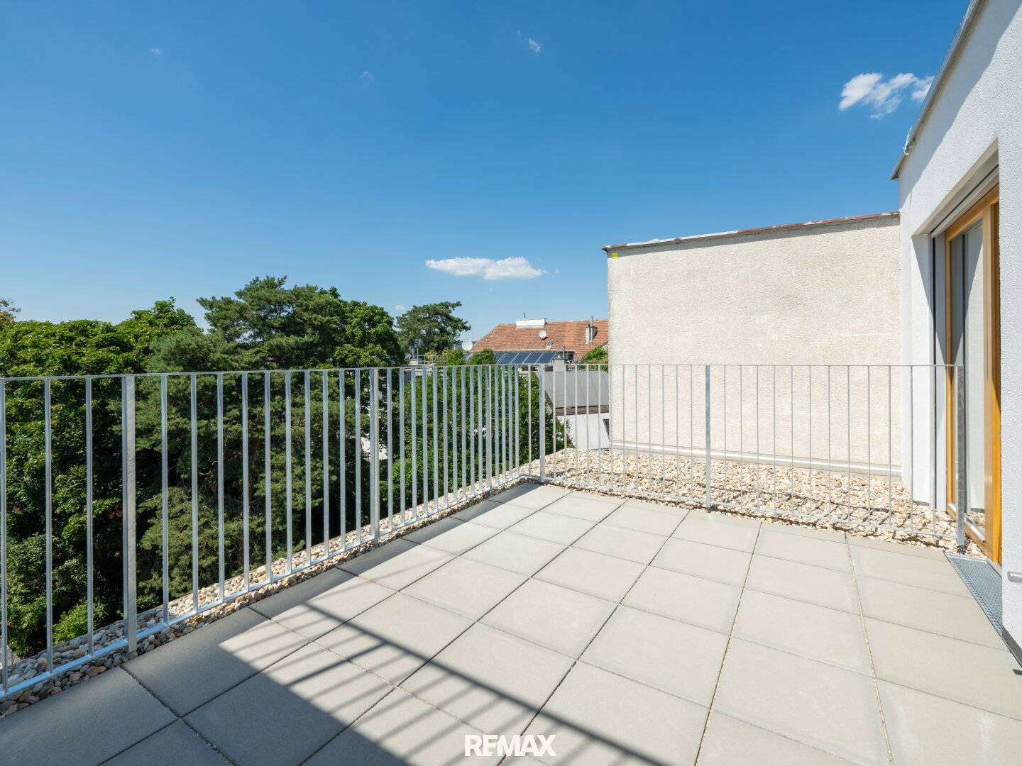 Wohnkomfort auf einer Ebene – 3-Zimmer-Wohnung mit drei Terrassen !