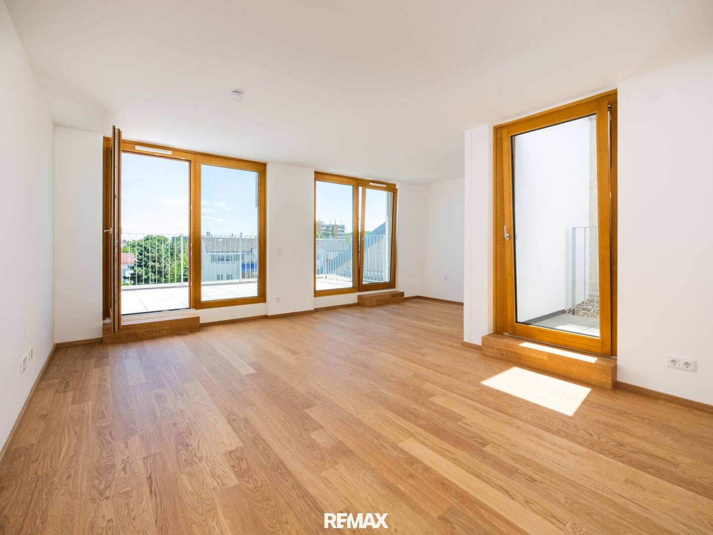 Wohnkomfort auf einer Ebene – 3-Zimmer-Wohnung mit drei Terrassen !