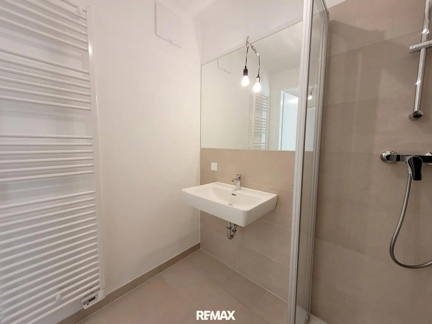 2-Zimmer Balkonwohnung - Erstbezug!