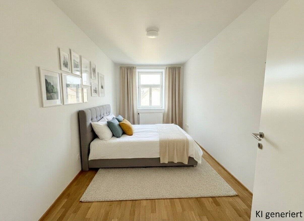 *NEUER PREIS!* 1080! 5 ZIMMER ! Schönes und frisch saniertes DG mit Balkon!