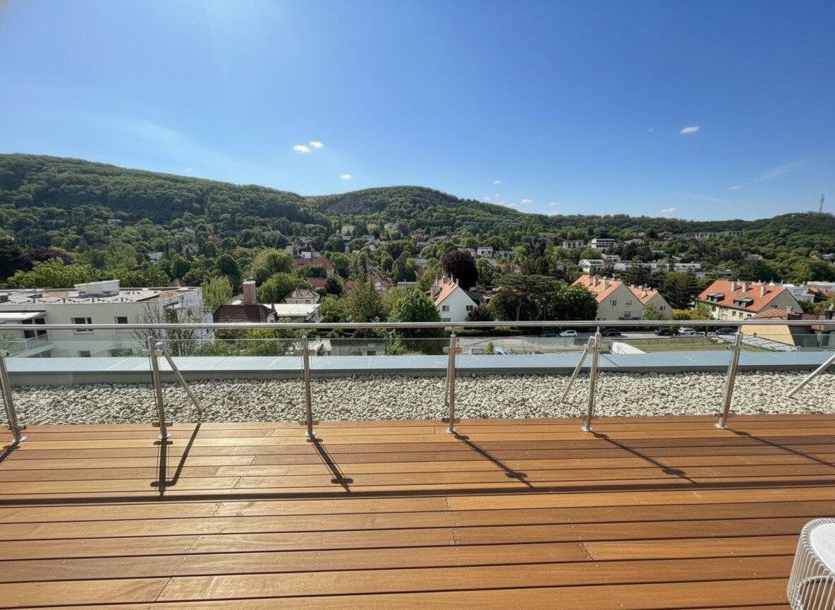 180 Grad Blick über die Hinterbrühl! 4-Zimmer DG Maisonette mit GROSSEN Sonnenterrassen und einem Garten!