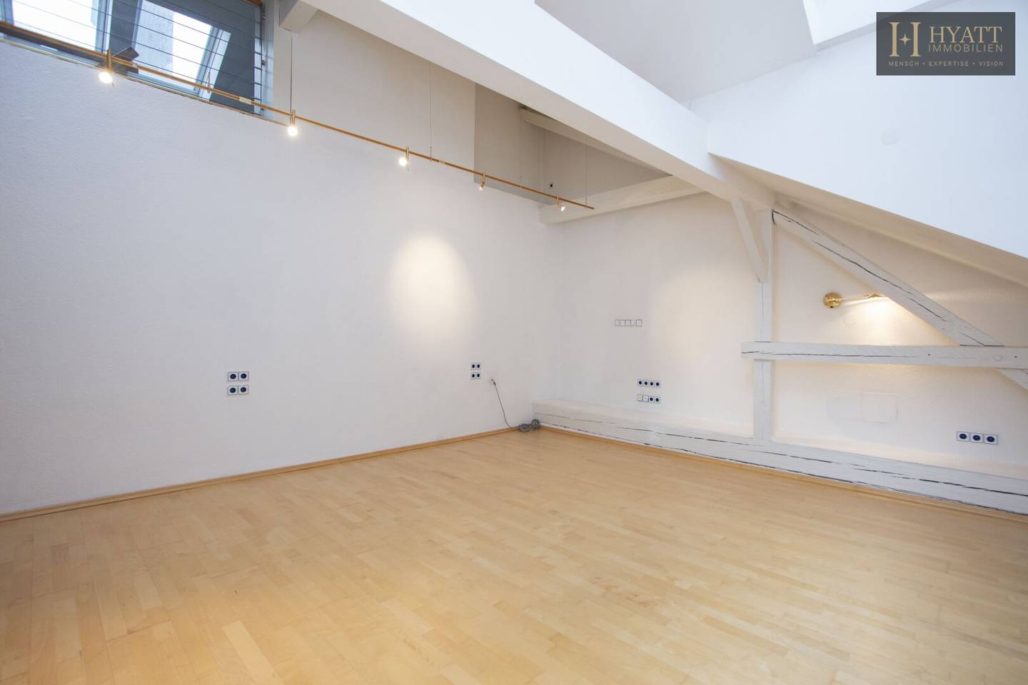 Exklusive Dachgeschoss Wohnung im Chalet-Stil in bester Lage von Salzburg