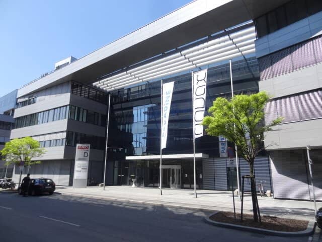 EURO PLAZA! Moderne Bürofläche MIT 54 m² TERRASSE ab 09/26!