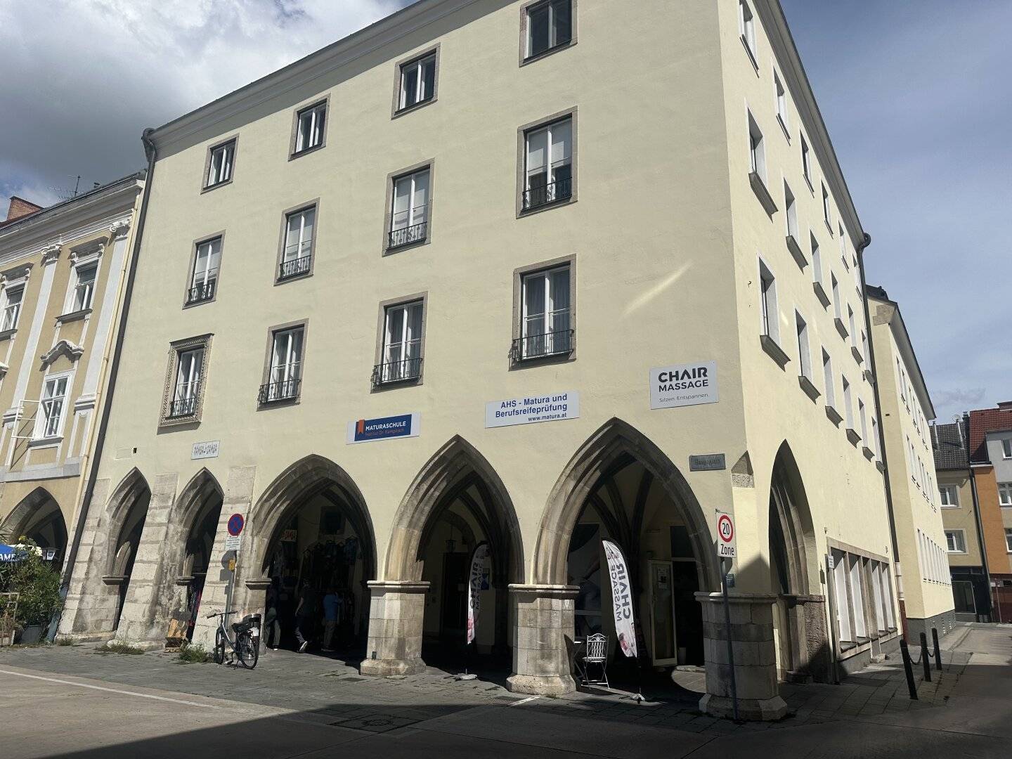 Tolle Gewerbefläche/  Bildungszentrum oder Ordination, extrem frequente Lage- Im Herzen der Altstadt- Busbahnhof vor dem Haus