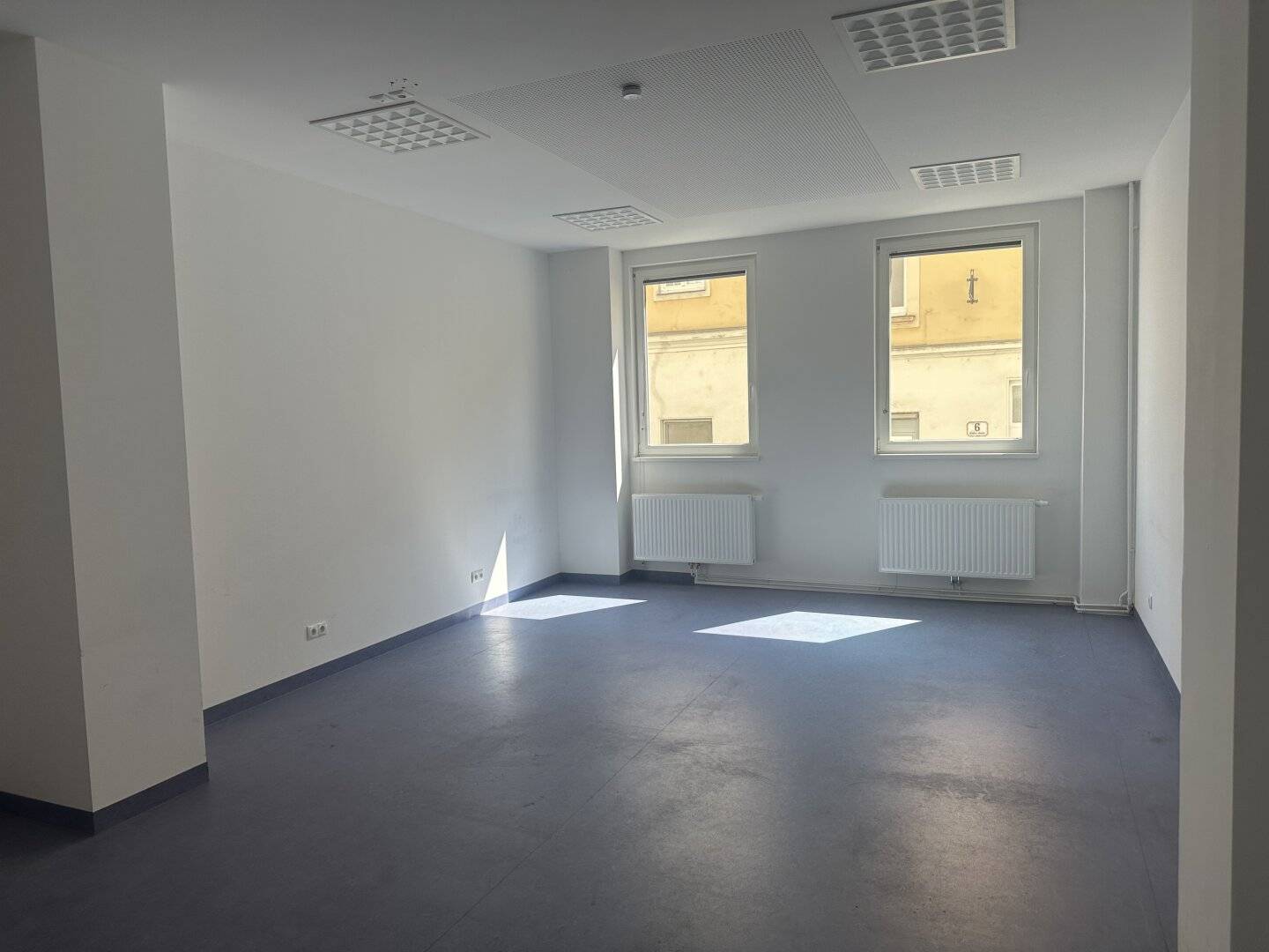 Tolle Gewerbefläche/  Bildungszentrum oder Ordination, extrem frequente Lage- Im Herzen der Altstadt- Busbahnhof vor dem Haus