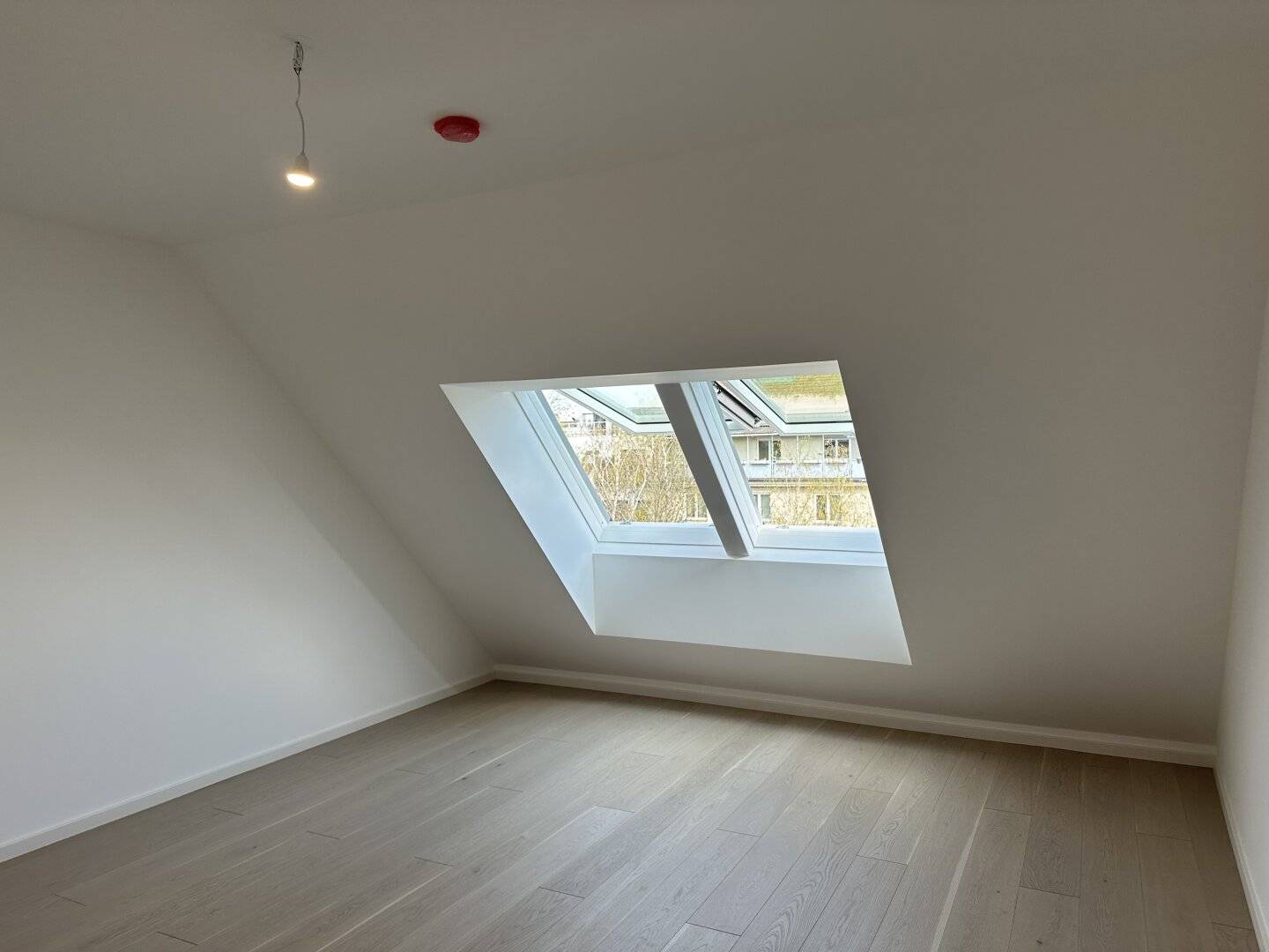 Top Anbindung- 5 Minuten zur U6 Perfekta Strasse, Ruhelage PUR-Sonnenbalkon