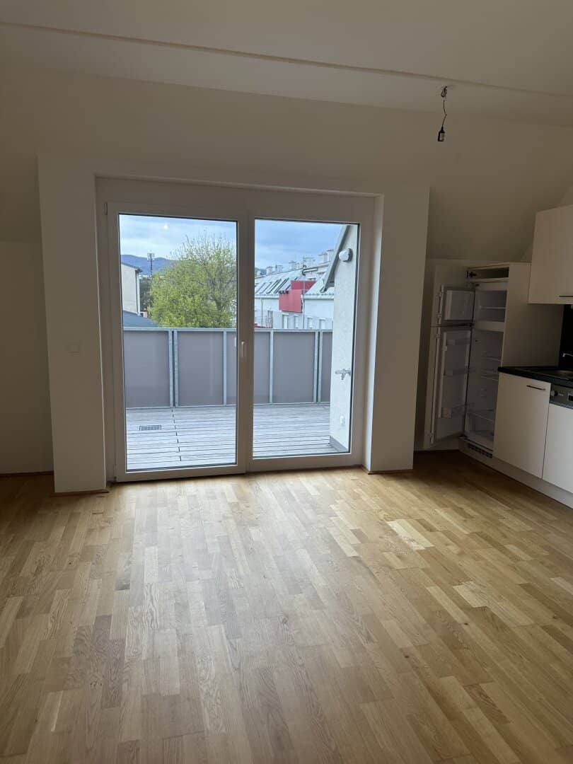 Sonnige, barrierefreie Wohnung mit Balkon, inklusive Stellplatz in der Garage, inkl. Küche- Nähe Bhf. Brunn am Gebirge