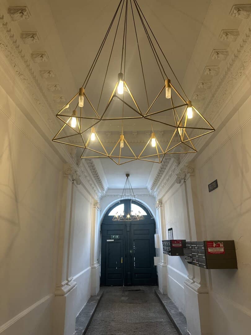 Old building apartment with charm and potential - In need of renovation, design your apartment in the 7th district