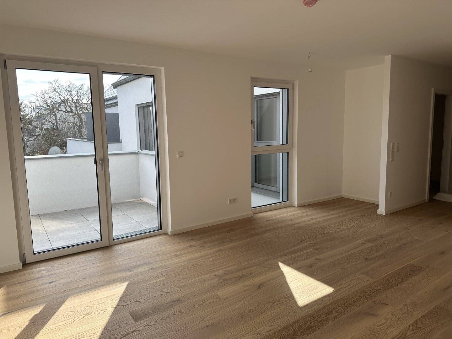 Top Anbindung- 5 Minuten zur U6 Perfekta Strasse, Ruhelage PUR-Sonnenbalkon