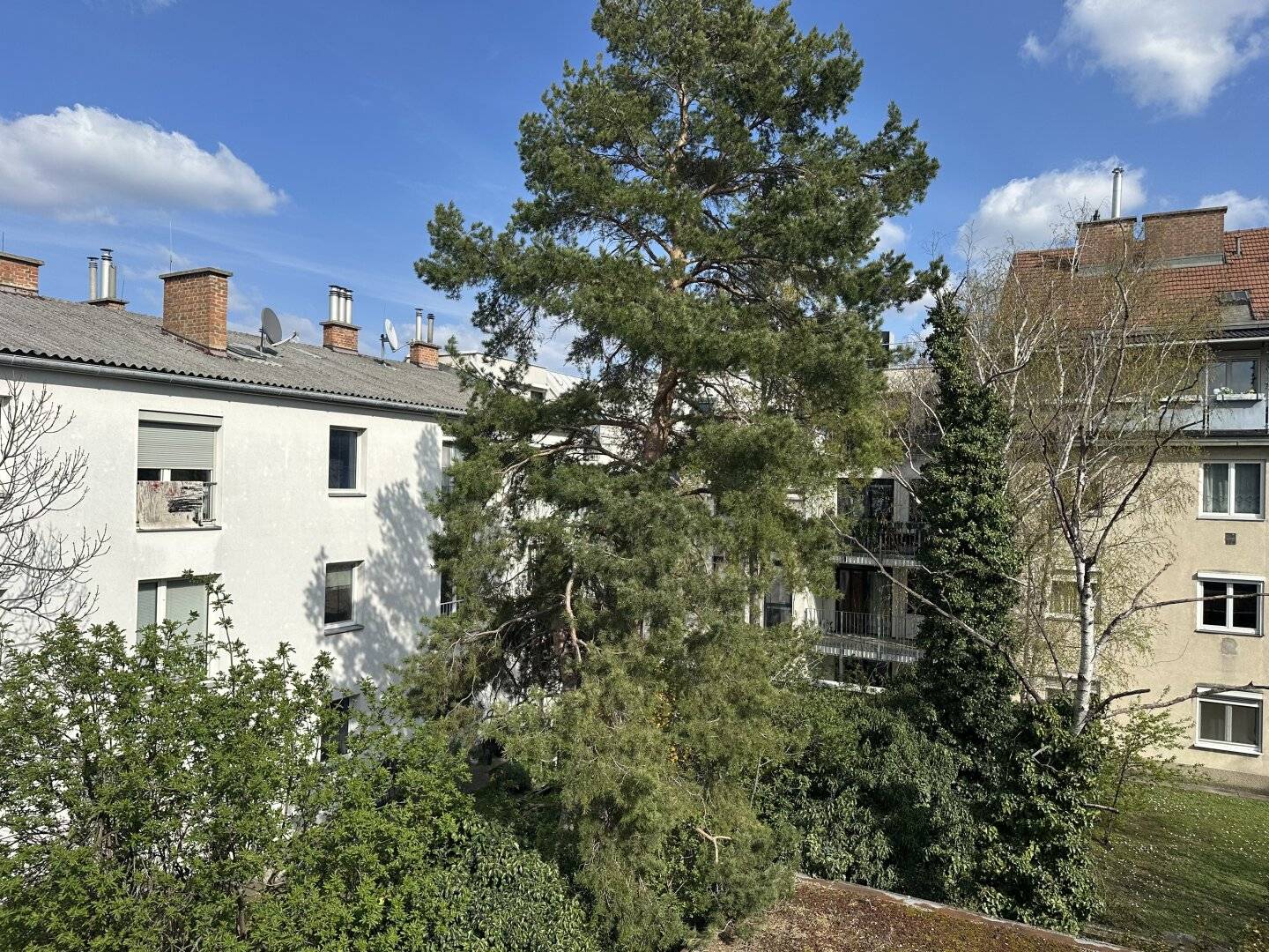 Top Anbindung- 5 Minuten zur U6 Perfekta Strasse, Ruhelage PUR-Sonnenbalkon