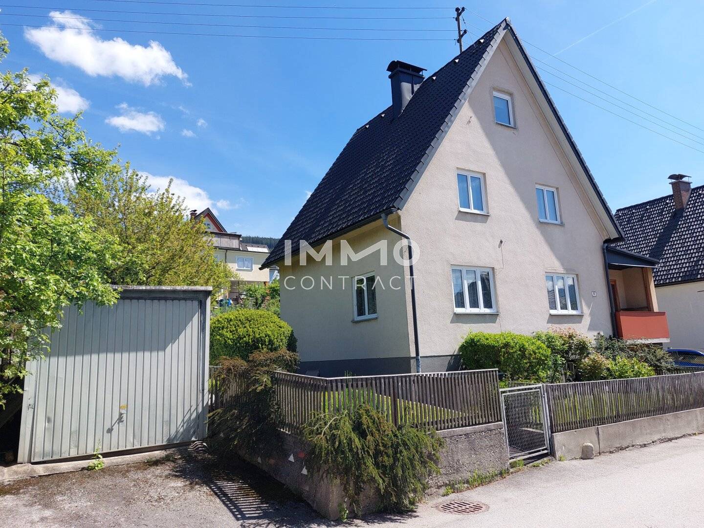 GROSSZÜGIGES FAMILIENHAUS IN GUTER WOHNLAGE