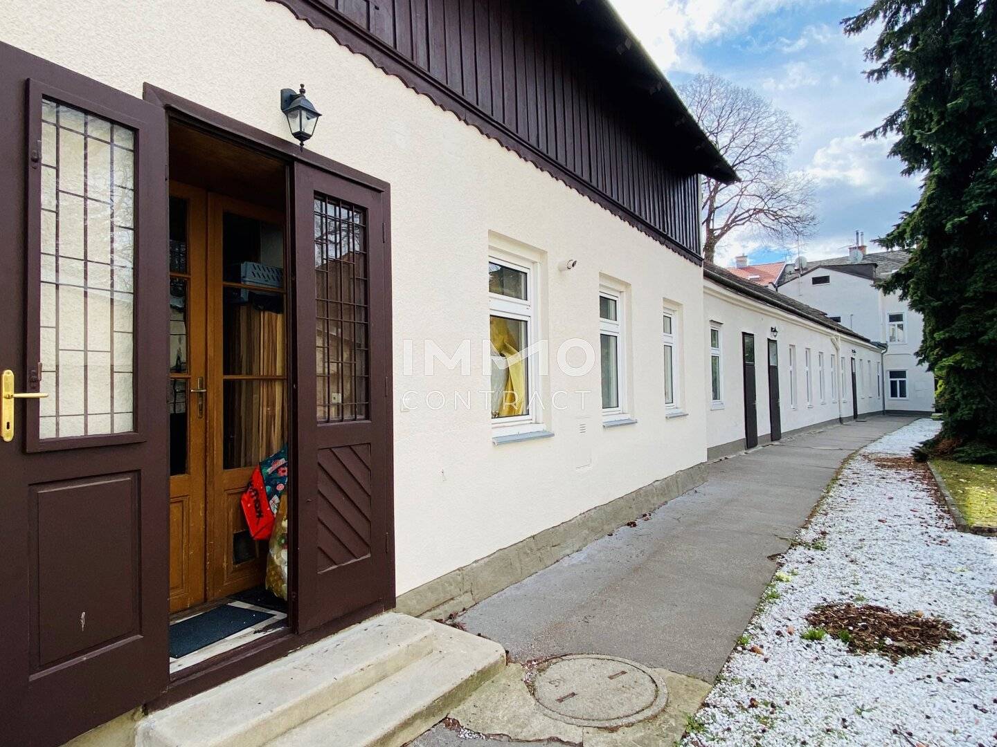 Feines Zinshaus mit Erweiterungspotenzial in herrlicher Ruhelage.
