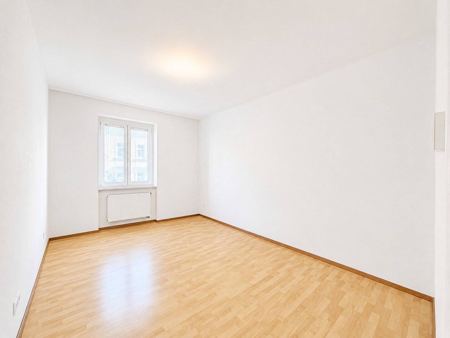 SANIERTE NEUBAUWOHNUNG | 3. Liftstock | 2 Zimmer | ca. 52 m² | WG-geeignet
