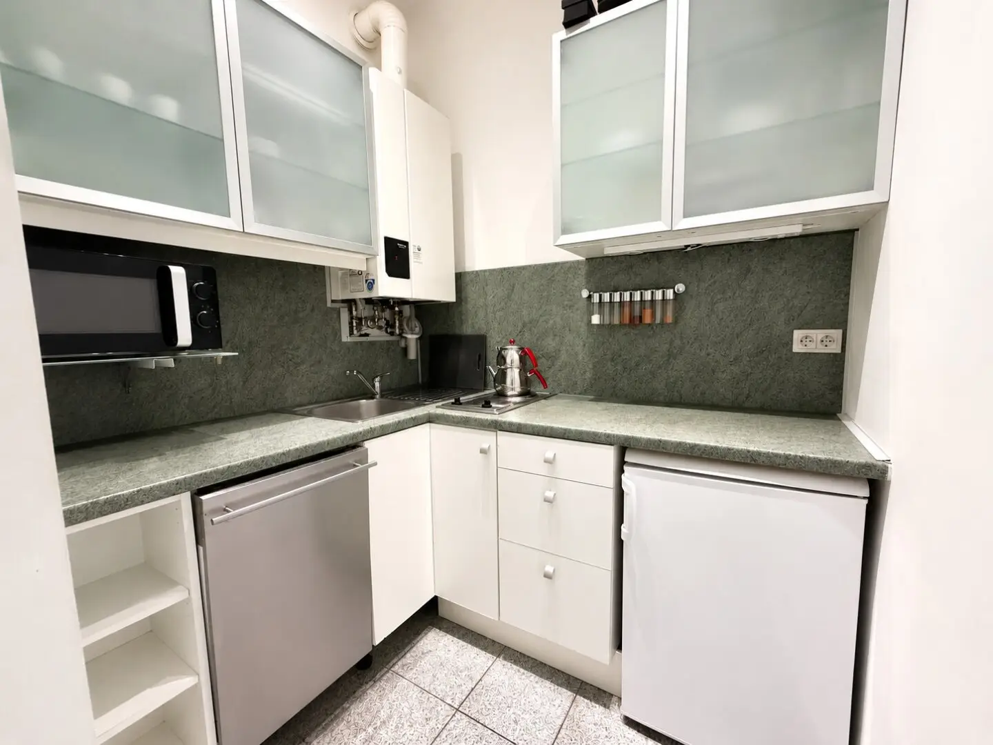 SUPER PREIS | 1-Zimmer-Wohnung | 35 m² | Stadtblick | zentrale Lage | U-Bahn