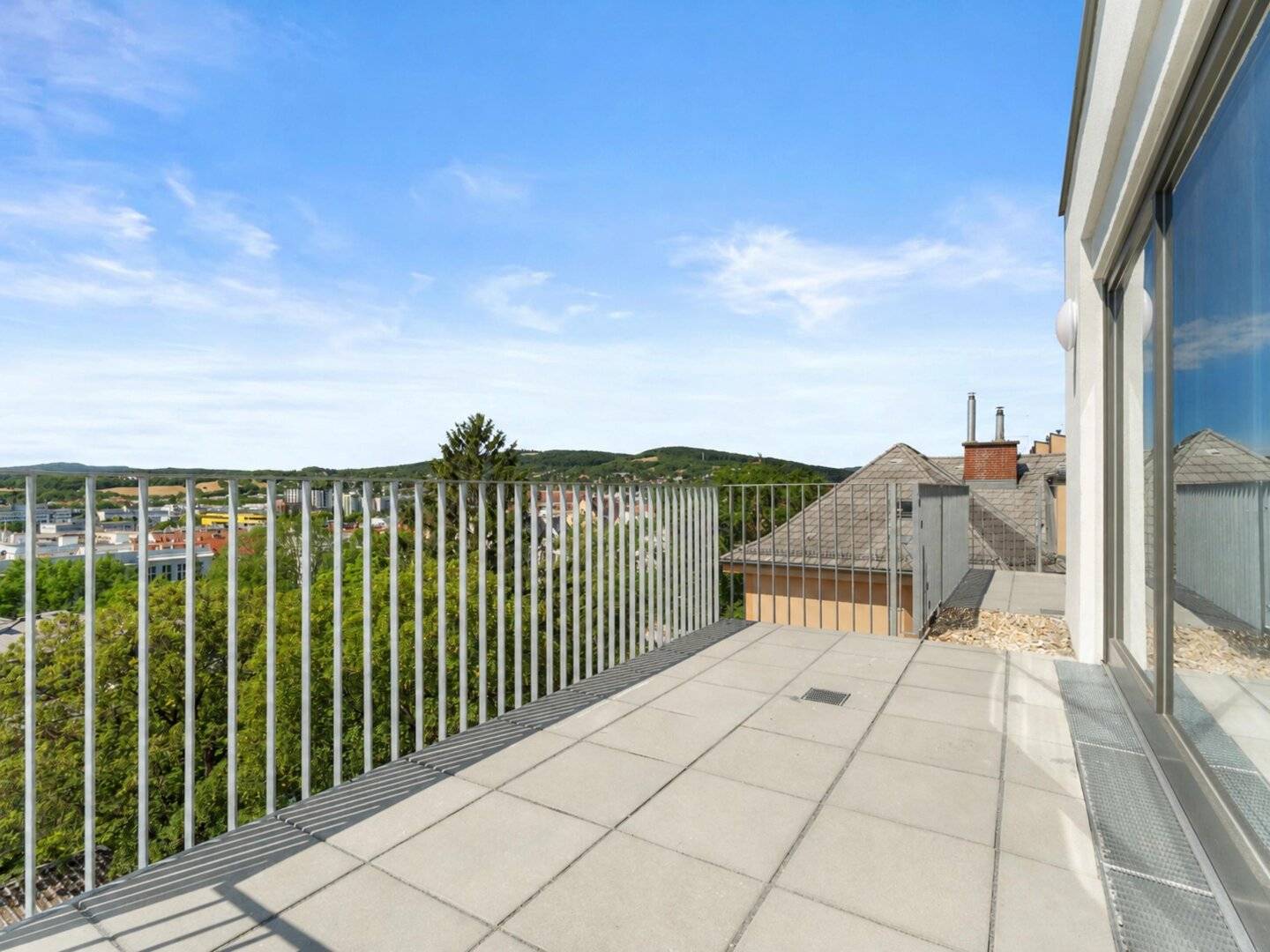 EXCLUSIVE PENTHOUSE | Elevator directly into the apartment | 360° roof terrace with view of Vienna | 4 to 5 rooms | Double garage | Klimaaktiv Gold | Commission-free