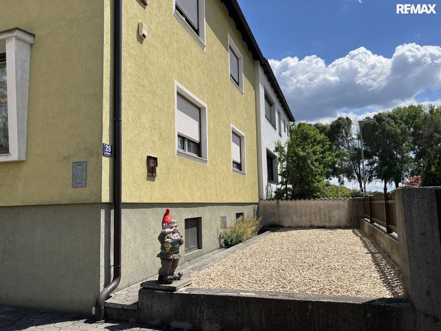 Ein-bzw. Mehrfamilienhaus im Musikantenviertel!