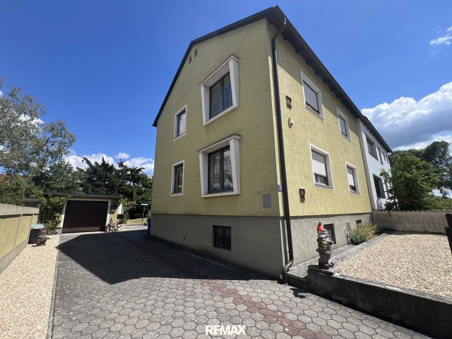 Ein-bzw. Mehrfamilienhaus im Musikantenviertel!