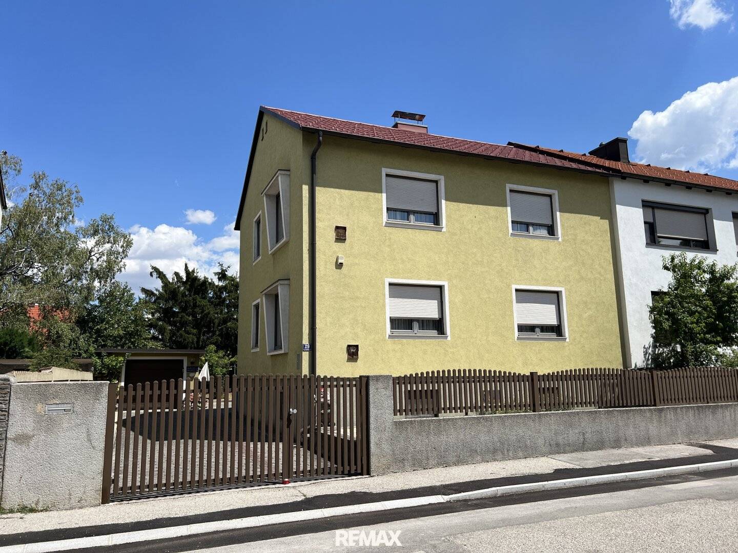 Ein-bzw. Mehrfamilienhaus im Musikantenviertel!