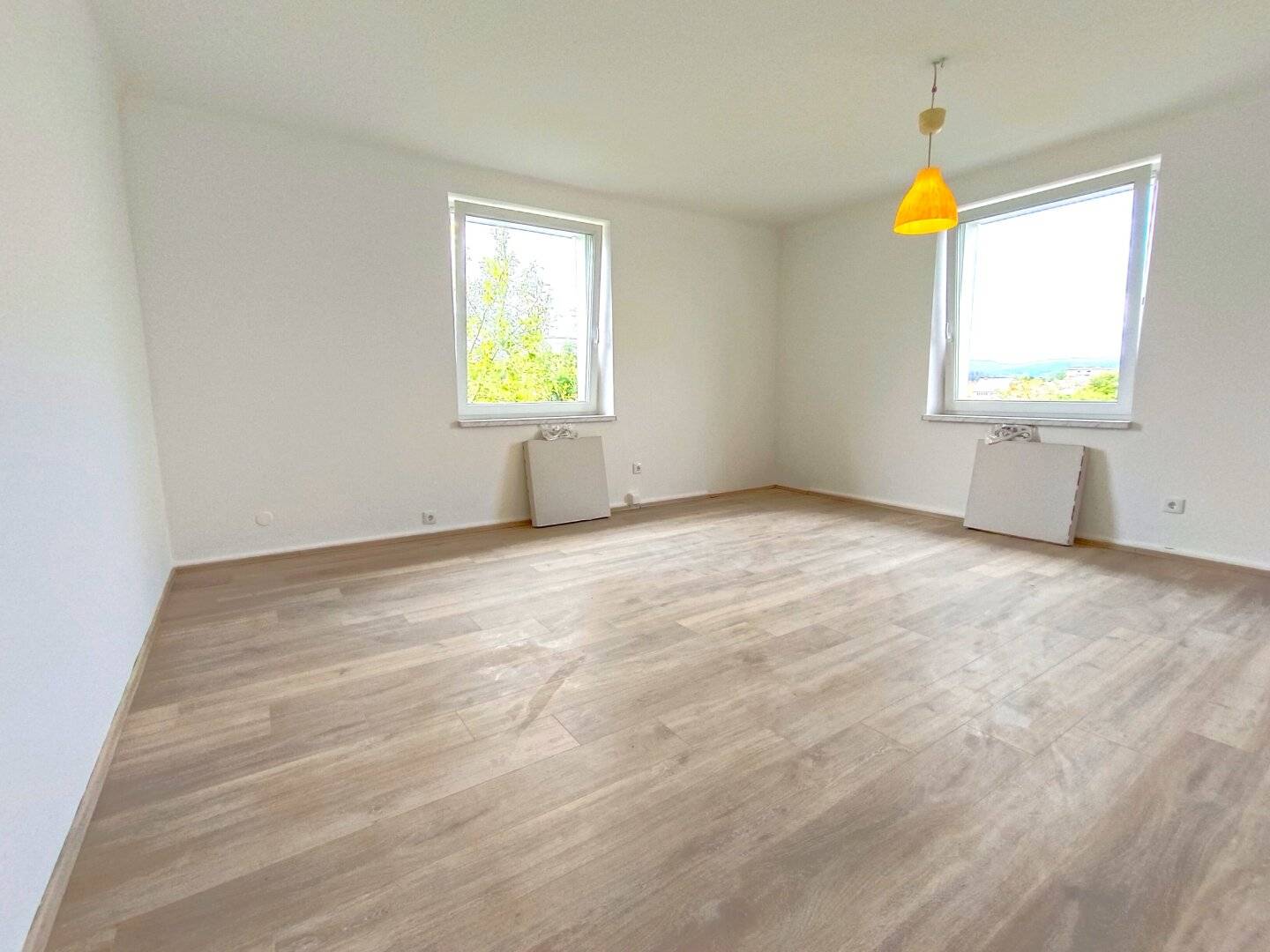 Komplett modernisierte 3 Zimmer-Wohnung.