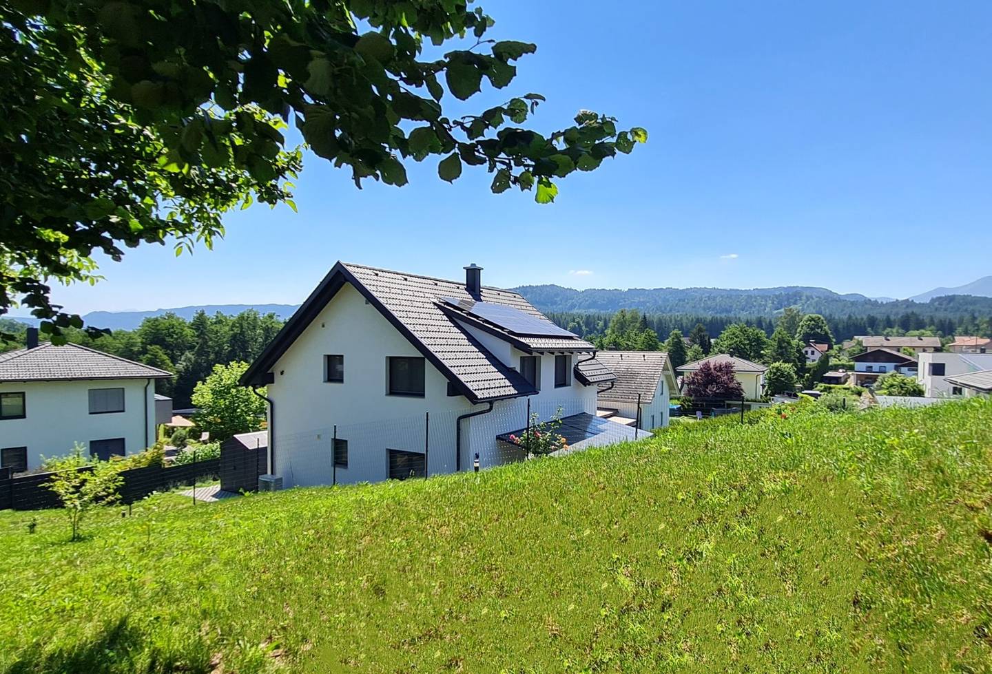 Sonniges NEUBAU-Haus in hochwertiger Ausführung mit Pool in Schiefling am Wörthersee