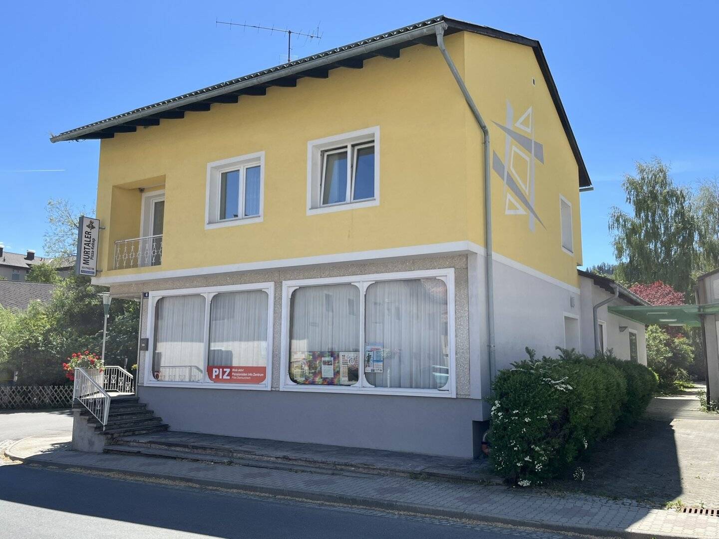 ++ Geräumiges Wohn- und Geschäftshaus mit Zubau in zentraler Lage ++