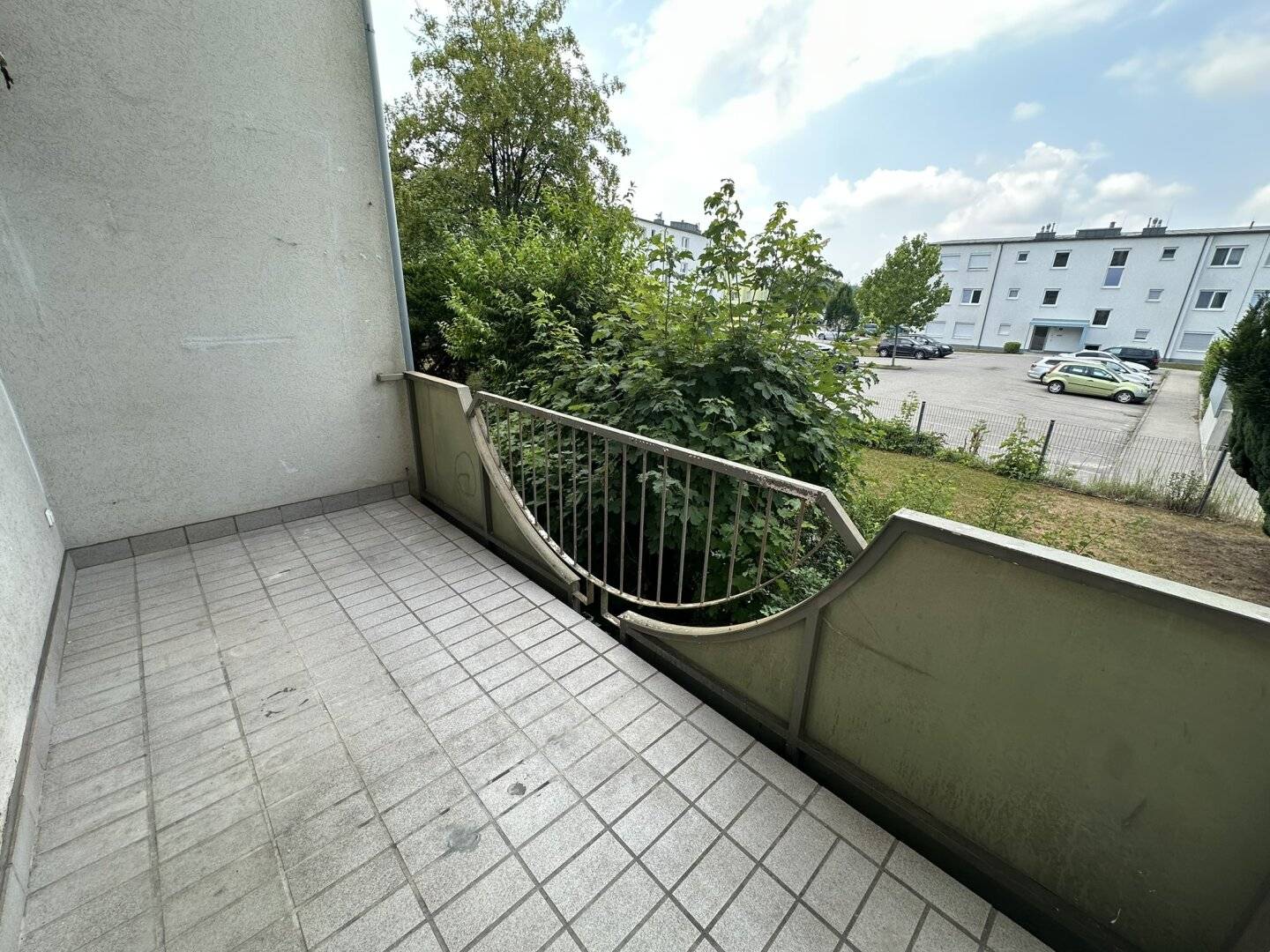 Charmante Maisonettewohnung mit 95 m² und Loggia in Enns – Adaptierungsbedürftig mit großem Potenzial!