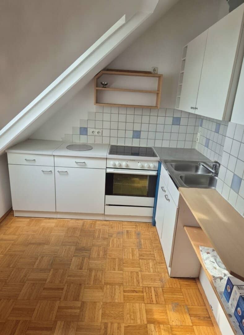 Schöne Dachgeschosswohnung in Linz zu vermieten!